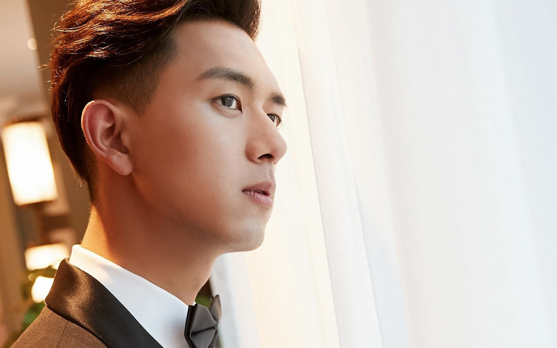 字母哥快攻反击一人完成三次得分，字母哥逆袭